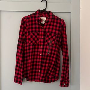 BNWT Buffalo Plaid button-up size small